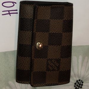 Louis Vuitton 6 Key Holder in Damier Ebene